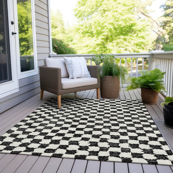 HomeRoots 5' Black and Ivory Geometric Area Rug – Durable, Washable, Perfect for Indoor and Outdoor Spaces 10' X 14' 627193