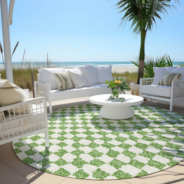 HomeRoots 5' Green and Ivory Geometric Area Rug - Stylish, Washable, Durable for Indoor and Outdoor Spaces 8' Round 627202