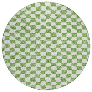 HomeRoots 5' Green and Ivory Geometric Area Rug - Stylish, Washable, Durable for Indoor and Outdoor Spaces 8' Round 627202