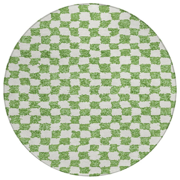 HomeRoots 5' Green and Ivory Geometric Area Rug - Stylish, Washable, Durable for Indoor and Outdoor Spaces 8' Round 627202