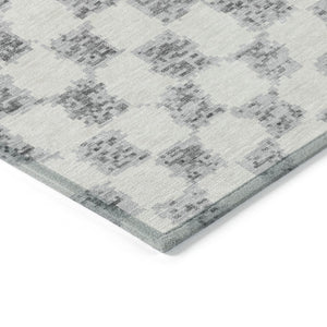 HomeRoots 5' Gray and Ivory Geometric Area Rug - Stylish, Washable, Durable for Indoor and Outdoor Spaces 8' Round 627208