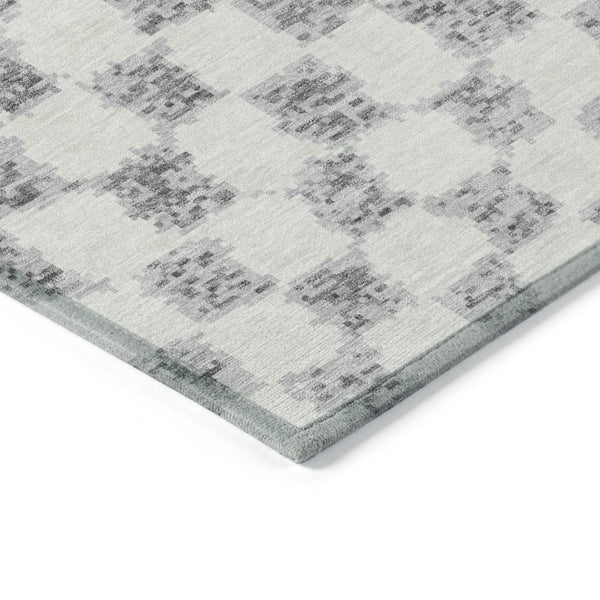 HomeRoots 5' Gray and Ivory Geometric Area Rug - Stylish, Washable, Durable for Indoor and Outdoor Spaces 8' Round 627208