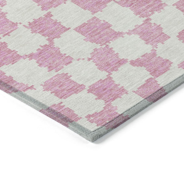 HomeRoots 5' Pink and Ivory Geometric Area Rug - Washable, Durable for Indoor & Outdoor Use, Stylish Design 8' Round 627226