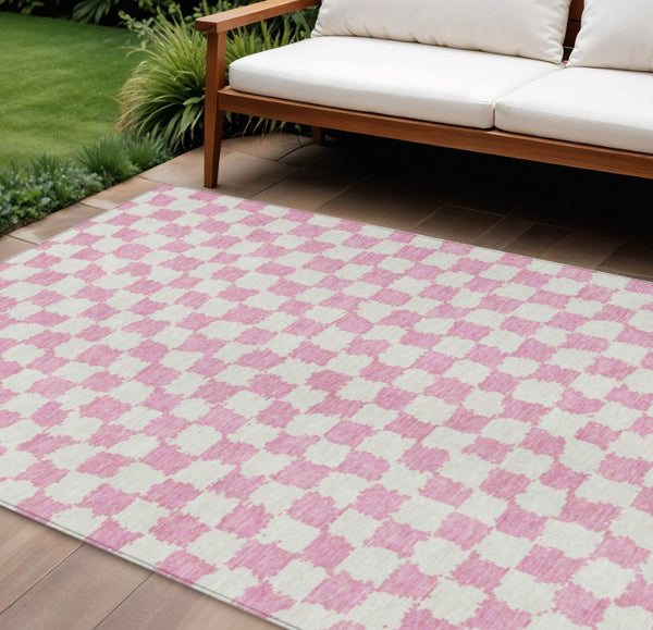 HomeRoots 5' Pink and Ivory Geometric Area Rug - Washable, Durable for Indoor & Outdoor Use, Stylish Design 10' X 14' 627229