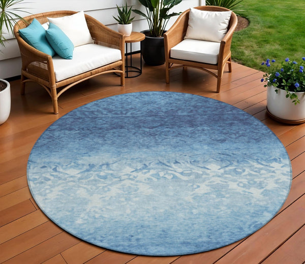 HomeRoots 5' Denim Blue and Ivory Damask Area Rug – Elegant, Washable Indoor/Outdoor Design for Versatile Use 8' Round 627250