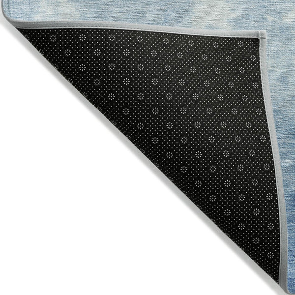 HomeRoots 5' Denim Blue and Ivory Damask Area Rug – Elegant, Washable Indoor/Outdoor Design for Versatile Use 8' Round 627250