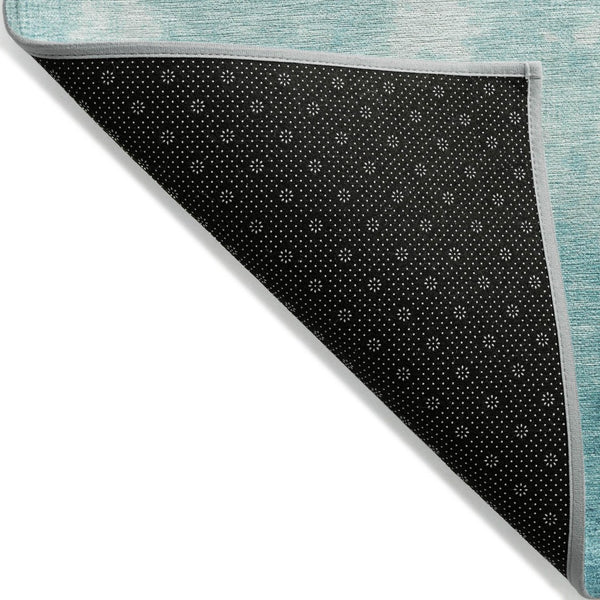 HomeRoots 5' Stylish Teal Blue and Ivory Damask Area Rug - Durable, Washable, Indoor/Outdoor Design for All Spaces 8' Round 627268