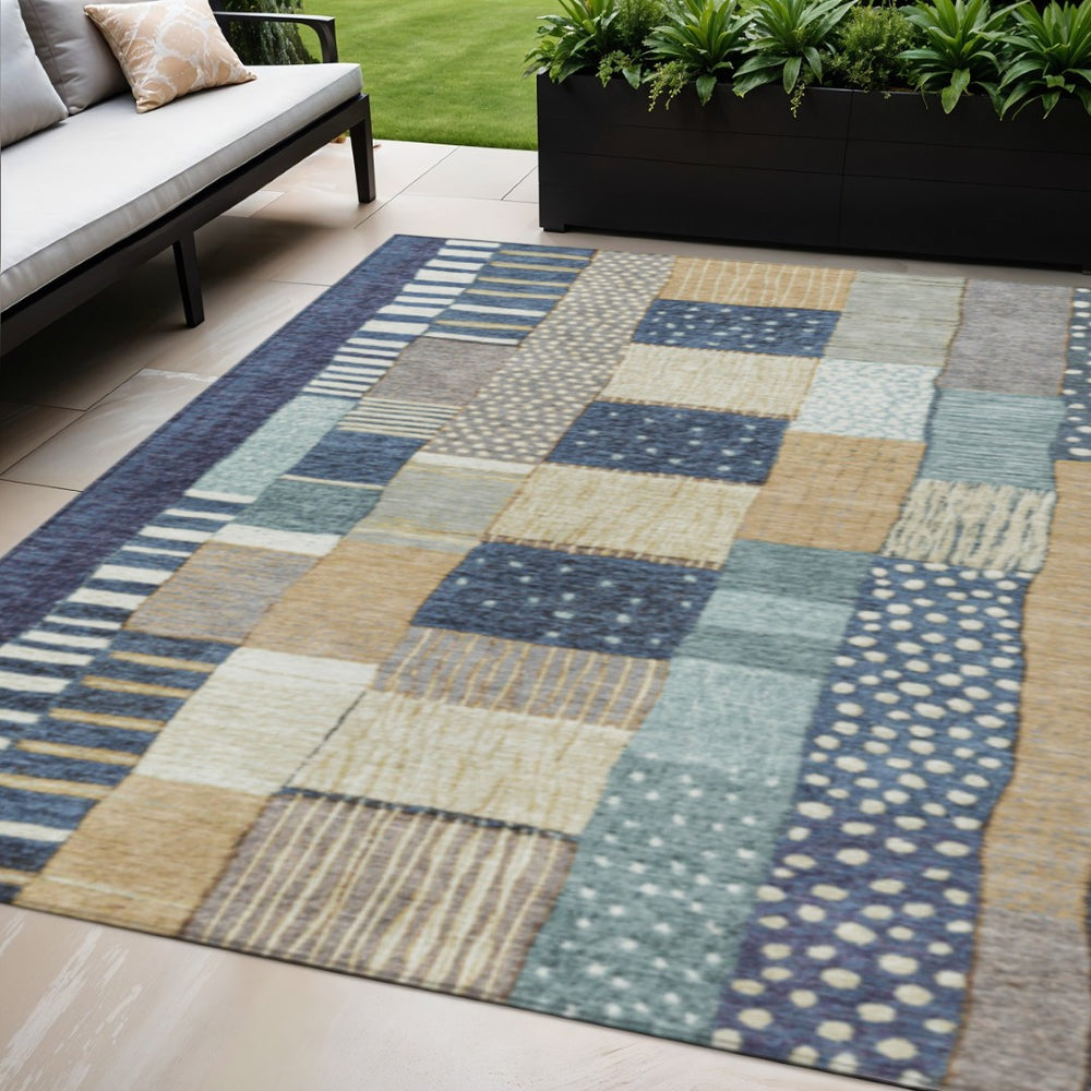 HomeRoots 5' Geometric Indoor Outdoor Area Rug in Navy, Beige, and Ivory – Stylish, Washable, and Durable! 5' X 8' 627285