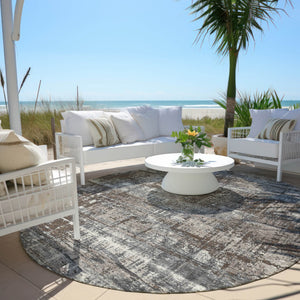 HomeRoots 5' Durable Brown and Charcoal Geometric Area Rug - Washable Indoor/Outdoor Design for Any Space 8' Round 627685