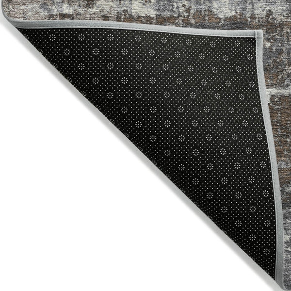 HomeRoots 5' Durable Brown and Charcoal Geometric Area Rug - Washable Indoor/Outdoor Design for Any Space 8' Round 627685