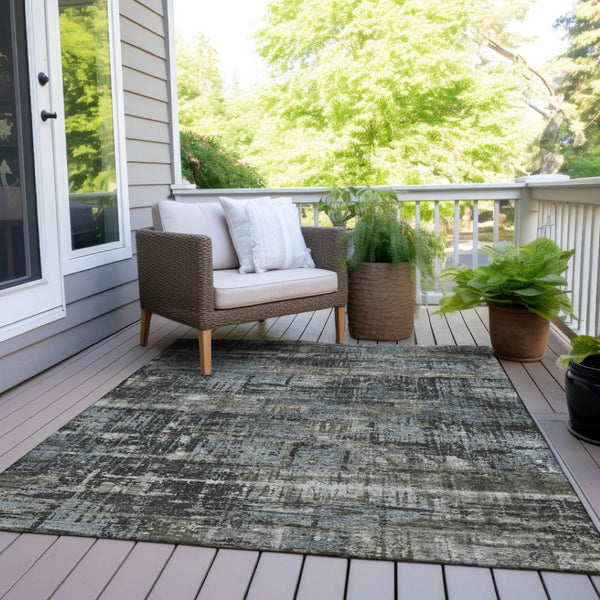 HomeRoots 5' Charcoal and Gray Geometric Washable Area Rug – Stylish Indoor/Outdoor Solution for Any Space 10' X 14' 627694