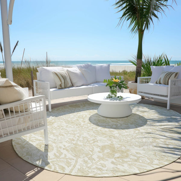 HomeRoots 5' Elegant Ivory and Beige Floral Area Rug - Stylish Washable Design for Indoor and Outdoor Spaces 8' Round 627817