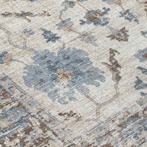 HomeRoots 5' Elegant Beige and Blue Floral Machine-Washable Area Rug for Indoor and Outdoor Spaces 8' Round 627889