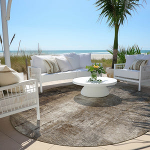 HomeRoots 5' Modern Abstract Brown and Ivory Washable Area Rug for Indoor and Outdoor Spaces, Easy Care 8' Round 627979