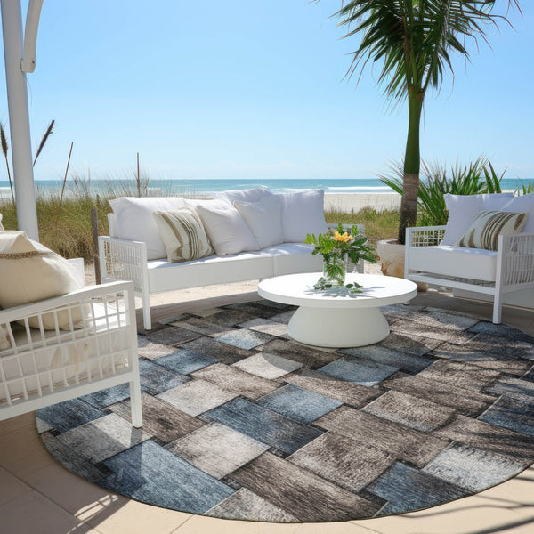 HomeRoots 5' Stylish Taupe and Denim Blue Striped Area Rug - Durable, Washable, Perfect for Indoor & Outdoor Spaces 8' Round 628316