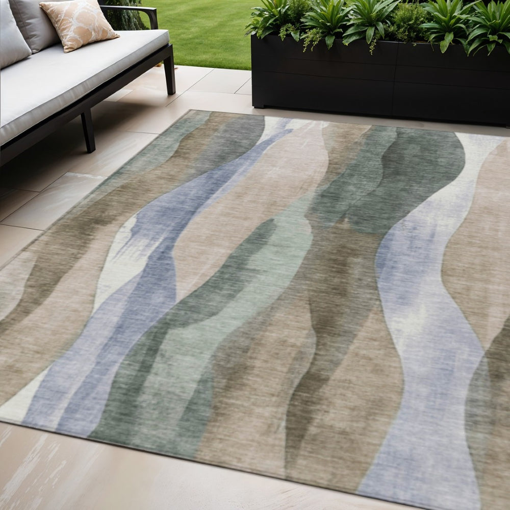 HomeRoots 5' Stylish Beige and Denim Blue Abstract Area Rug – Durable, Washable Indoor/Outdoor Design for Any Space 5' X 8' 628327