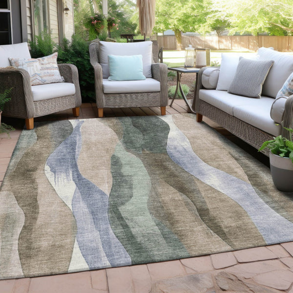 HomeRoots 5' Stylish Beige and Denim Blue Abstract Area Rug – Durable, Washable Indoor/Outdoor Design for Any Space 5' X 8' 628327
