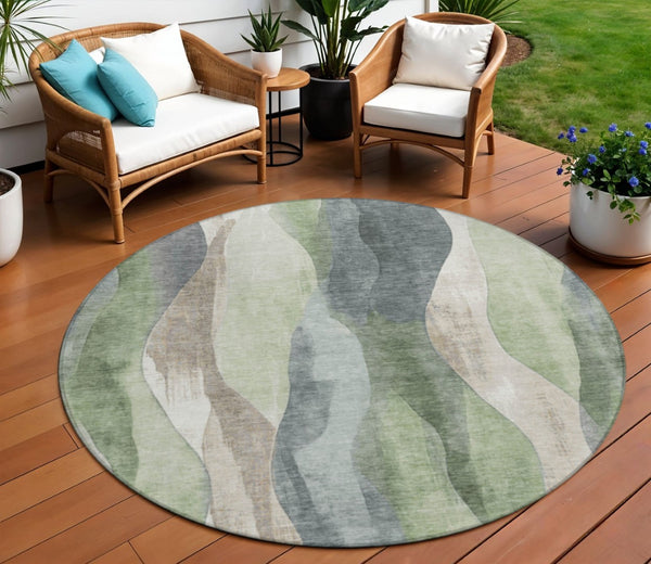 HomeRoots 5' Contemporary Fern Green & Gray Abstract Washable Area Rug for Indoor & Outdoor Spaces 8' Round 628340