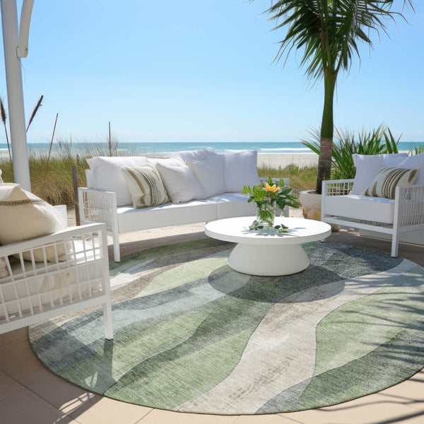HomeRoots 5' Contemporary Fern Green & Gray Abstract Washable Area Rug for Indoor & Outdoor Spaces 8' Round 628340
