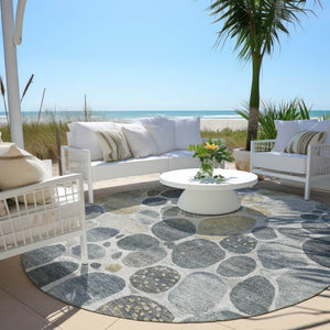 HomeRoots 5' Modern Geometric Washable Area Rug in Soft Pewter Beige and Ivory for Indoor and Outdoor Use 8' Round 628436