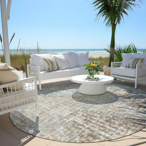 HomeRoots 5' Stylish Beige and Gray Geometric Area Rug - Durable, Washable for Indoor & Outdoor Use, Easy Care 8' Round 628520