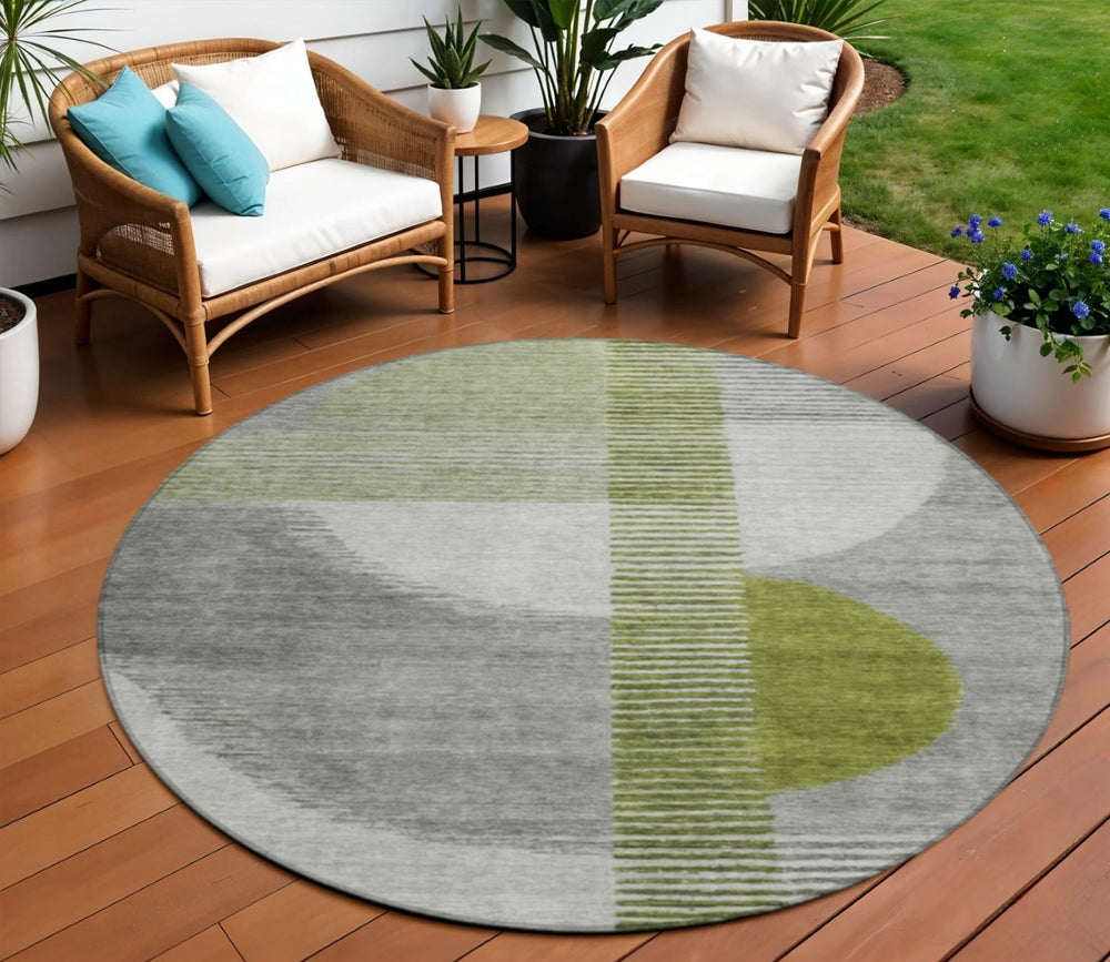HomeRoots 5' Stylish Olive Green and Gray Geometric Area Rug for Indoor/Outdoor Use – Washable and Durable 8' Round 628652