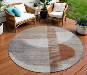 HomeRoots 5' Taupe and Rust Geometric Area Rug - Stylish, Washable Design for Indoor and Outdoor Spaces 8' Round 628664
