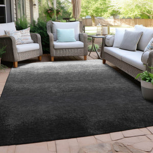 HomeRoots 5' Gray and Silver Ombre Area Rug - Modern, Washable, Stain-Resistant Design for Indoor & Outdoor Use 5' X 8' 629023