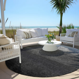 HomeRoots 5' Gray and Silver Ombre Area Rug - Modern, Washable, Stain-Resistant Design for Indoor & Outdoor Use 8' Round 629024