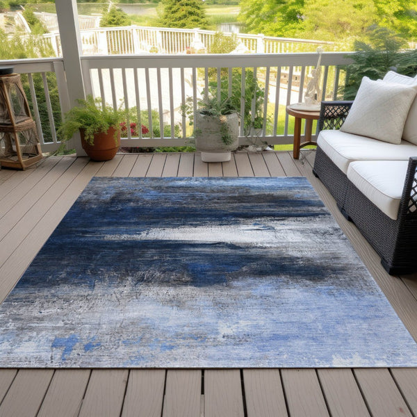 HomeRoots 5' x 8' Navy Blue Charcoal Ivory Abstract Rug - Stylish, Washable, Indoor/Outdoor Versatile Decor 629216