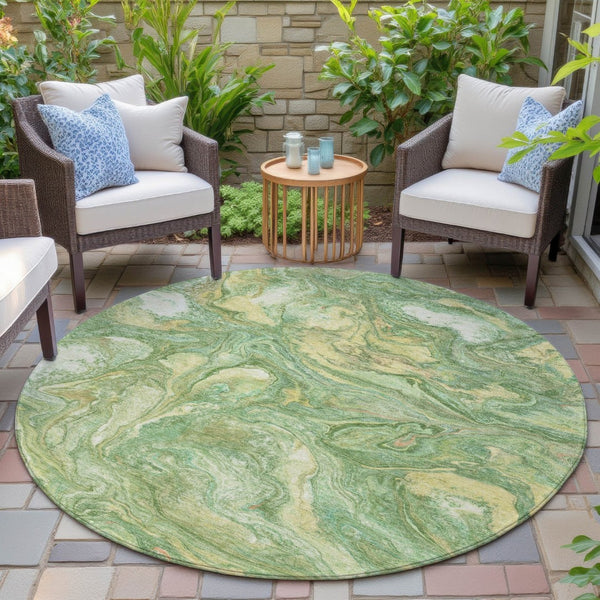 HomeRoots 8' Round Abstract Green and Gold Machine-Washable Area Rug for Indoor and Outdoor Spaces 629235