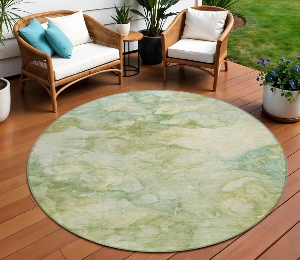 HomeRoots 8' Artichoke Green Round Abstract Area Rug - Washable, Durable, Indoor & Outdoor Use, Modern Style 629259