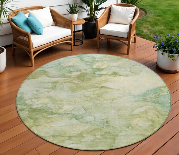 HomeRoots 8' Artichoke Green Round Abstract Area Rug - Washable, Durable, Indoor & Outdoor Use, Modern Style 629259
