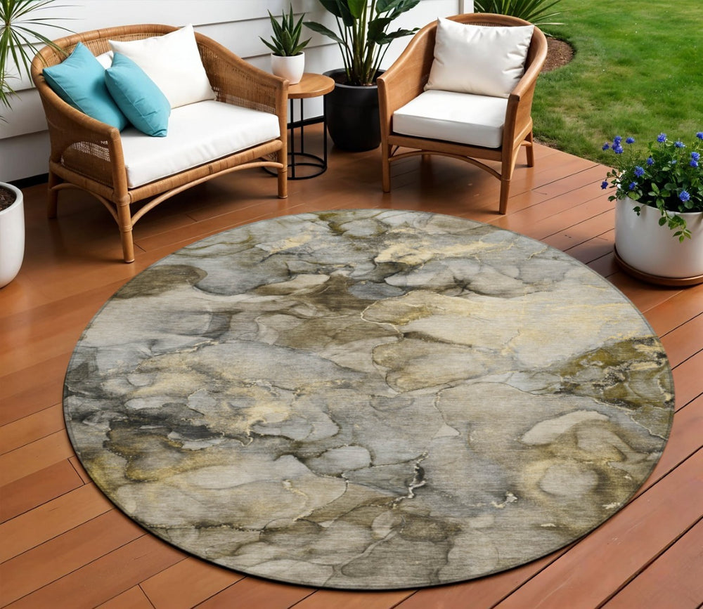 HomeRoots 8' Pewter and Gold Round Abstract Area Rug - Washable, Weather-Resistant, Stylish for Indoor & Outdoor Use 629277