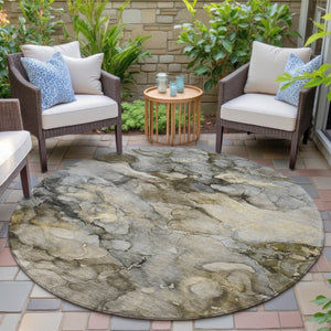HomeRoots 8' Pewter and Gold Round Abstract Area Rug - Washable, Weather-Resistant, Stylish for Indoor & Outdoor Use 629277