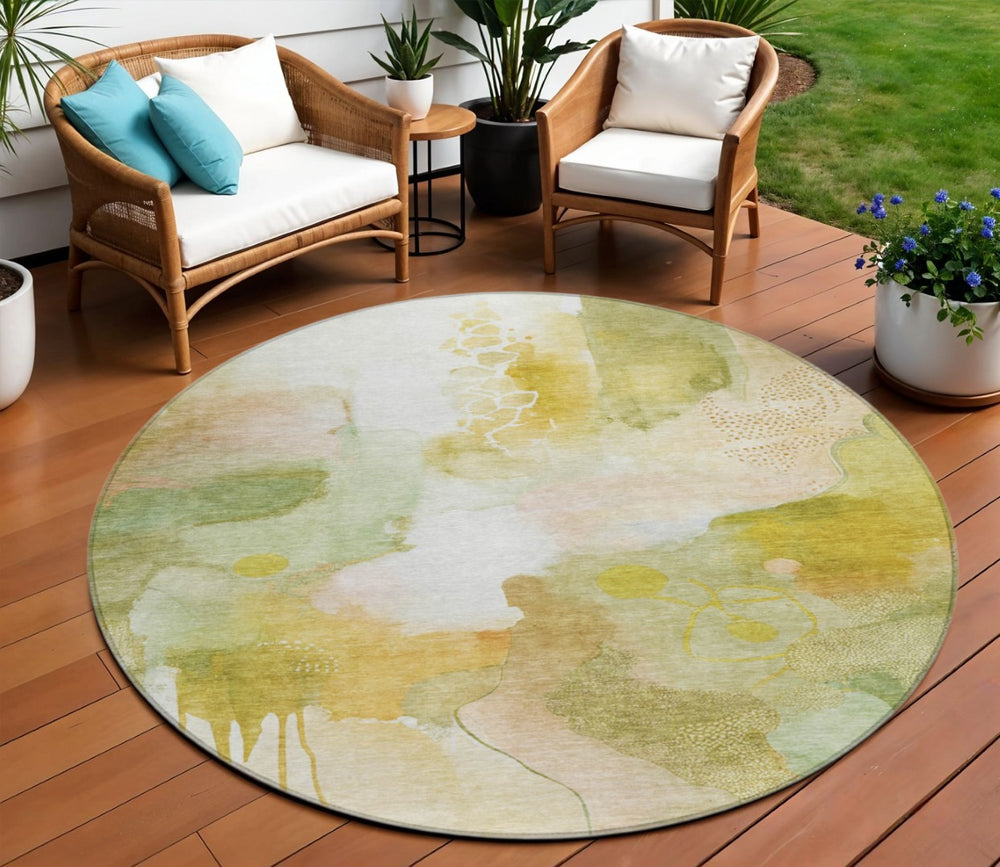 HomeRoots 8' Washable Round Area Rug in Fern Green, Gold, and Ivory – Stylish, Durable, Perfect for Indoor/Outdoor Use! 629295