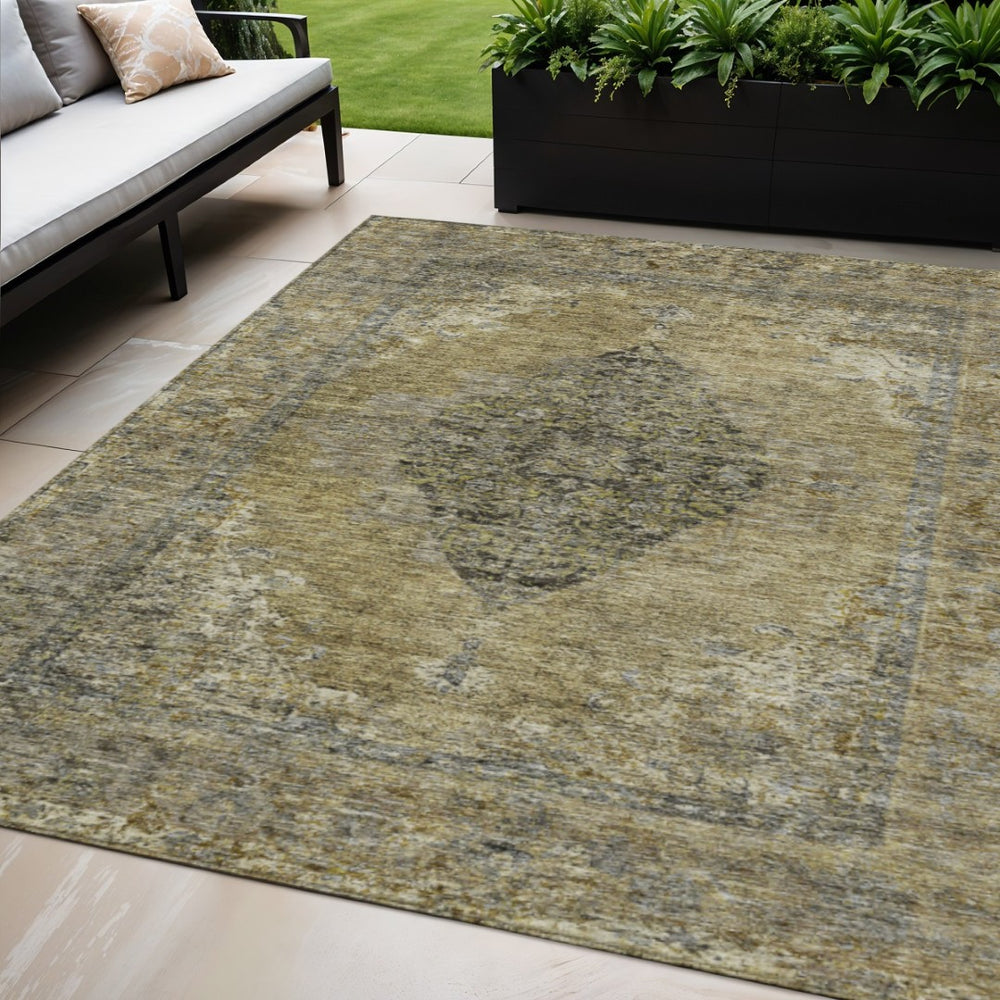 HomeRoots 5' Khaki and Beige Medallion Area Rug – Stylish, Washable, Stain-Resistant for Indoor and Outdoor Use 629360