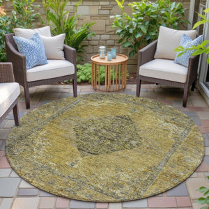 HomeRoots 8' Wheat and Gray Round Medallion Rug – Stylish, Washable, Durable for Indoor & Outdoor Spaces! 629385