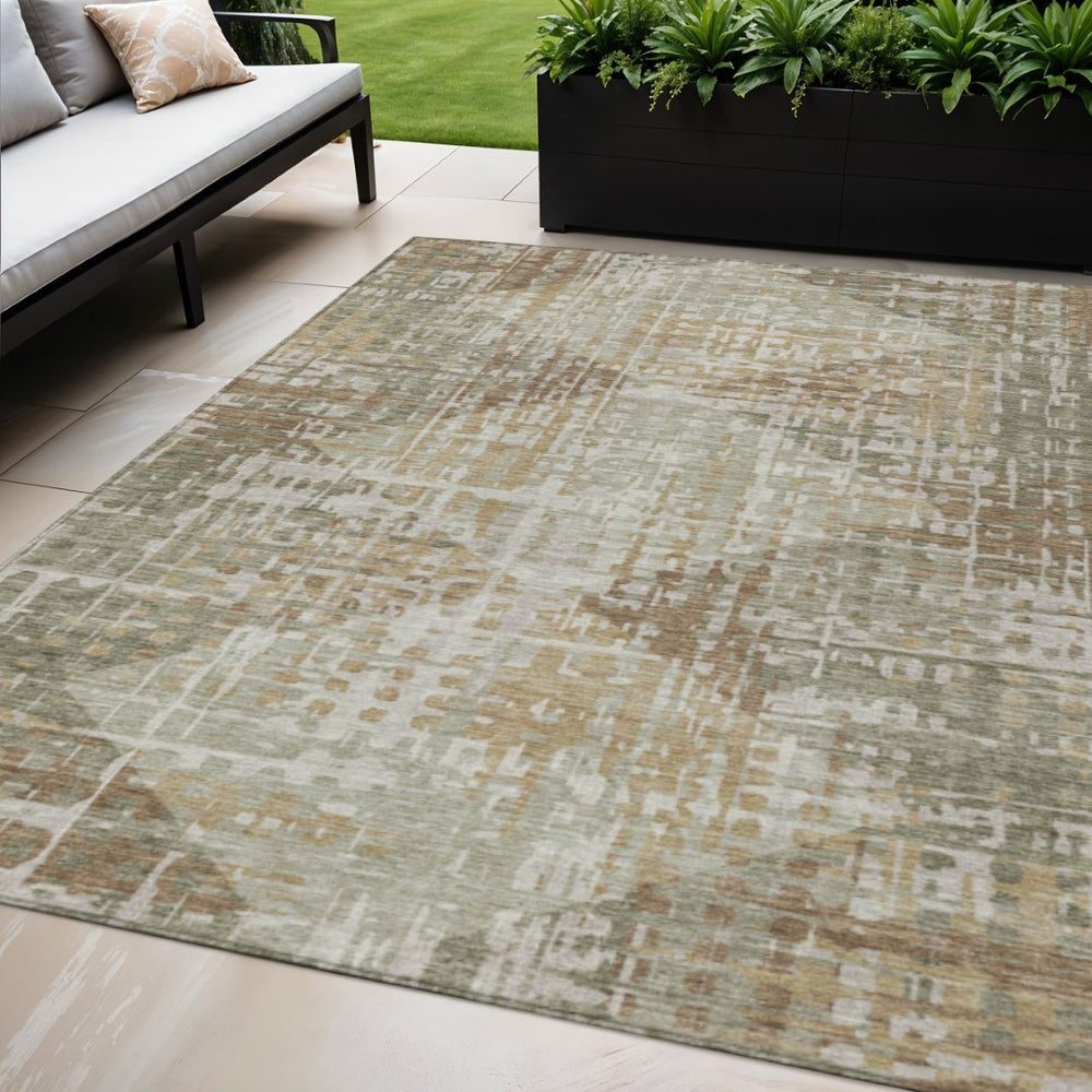 HomeRoots 5' Stylish Artichoke Green & Brown Geometric Area Rug - Washable, Durable for Indoor & Outdoor Spaces! 629516