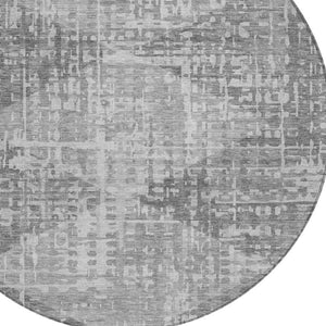 HomeRoots 8' Gray and Silver Geometric Round Area Rug - Washable, Durable, Indoor/Outdoor for Modern Spaces 629529