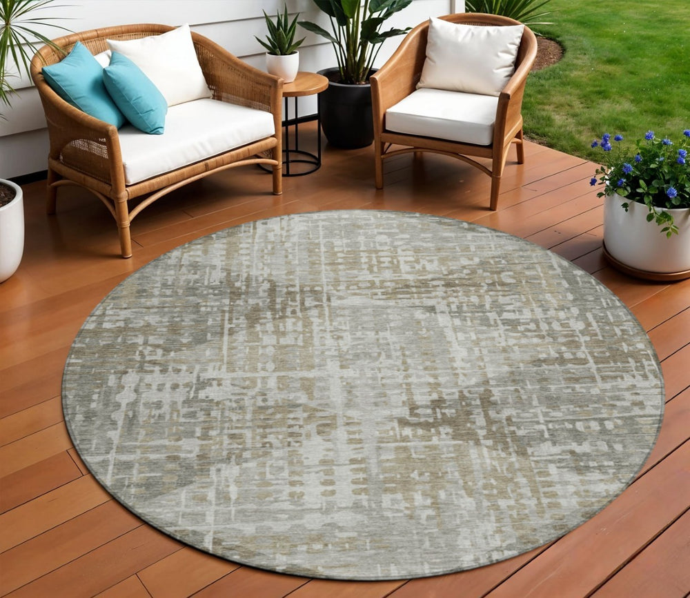 HomeRoots 8' Stylish Pewter and Beige Round Geometric Area Rug - Washable, Durable for Indoor & Outdoor Use 629535