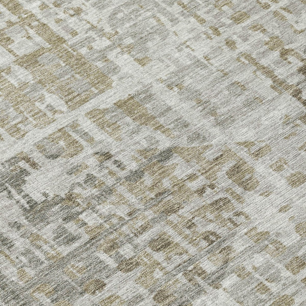 HomeRoots 8' Stylish Pewter and Beige Round Geometric Area Rug - Washable, Durable for Indoor & Outdoor Use 629535