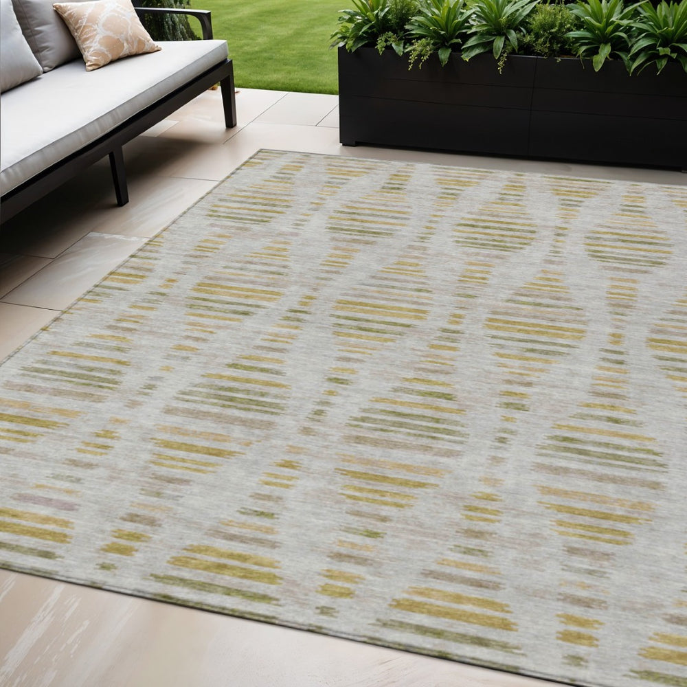 HomeRoots 5' Ivory and Gold Striped Indoor Outdoor Area Rug - Stylish, Washable, and Stain-Resistant Design! 629552