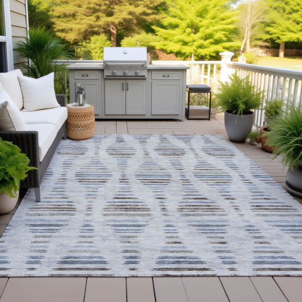 HomeRoots 5' Indoor Outdoor Beige and Denim Blue Striped Area Rug – Washable, Durable, Versatile Design for Any Space 629564
