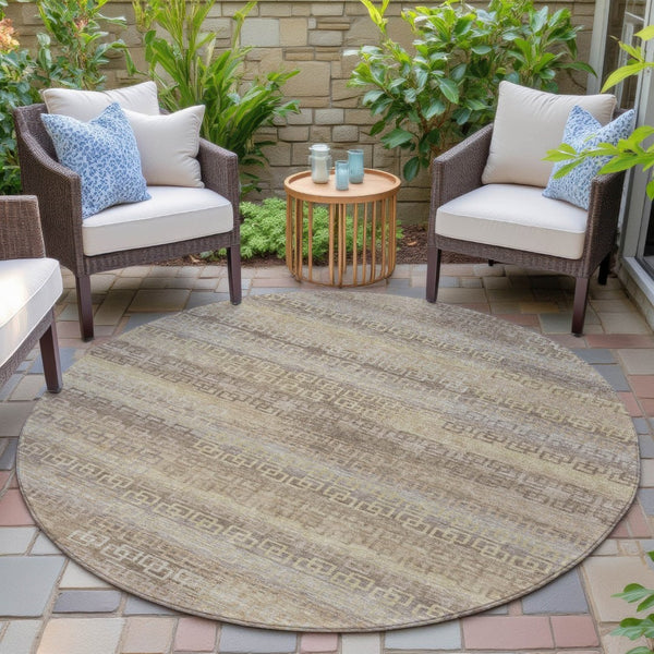 HomeRoots 8' Round Striped Washable Indoor Outdoor Area Rug in Beige and Wheat – Versatile, Durable, Easy Care! 629589