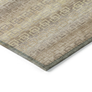 HomeRoots 8' Round Striped Washable Indoor Outdoor Area Rug in Beige and Wheat – Versatile, Durable, Easy Care! 629589