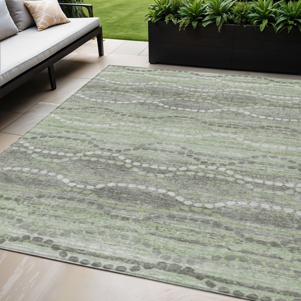 HomeRoots 5' Ogee Green and Ivory Washable Area Rug - Durable Indoor Outdoor Design for High-Traffic Spaces 629660