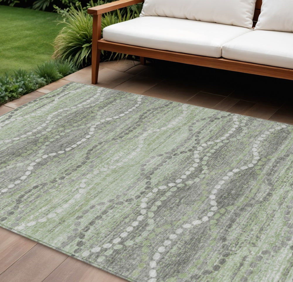 HomeRoots 10' Ogee Indoor/Outdoor Area Rug - Stylish Green & Ivory Design, Machine Washable & Stain-Resistant 629664