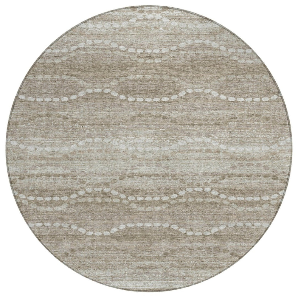 HomeRoots 8' Khaki and Ivory Round Rug - Stylish Ogee Pattern, Washable, Durable for Indoor/Outdoor Spaces 629667