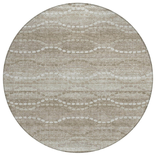 HomeRoots 8' Khaki and Ivory Round Rug - Stylish Ogee Pattern, Washable, Durable for Indoor/Outdoor Spaces 629667